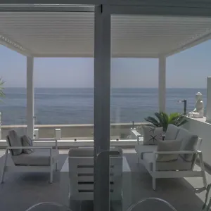 Beach-front Bahia Dorada Holiday home